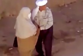 Porno verenvuoto vanha mummo un petit chat purra chez les arabes lol puree