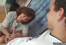 Hän on vanha, koska pojat porno putket