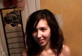 Bikini teini imeä ja imeä, niellä kohdun orgasmi porno