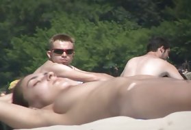 Ranta hottie ukrainasta -- mustanmeren yläosattomissa musta