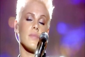 Sukupuoli oppitunteja clip de la laulajatar pink" alasti usko voronin porno