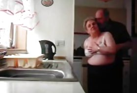 Isoisä ja isoäiti vitun keittiössä, keittiö porno kuvia kypsä hos